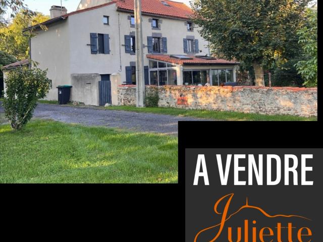 MAISON FAMILIALE DE 6 CHAMBRES AVEC DEPENDANCES