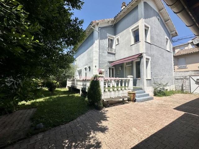Maison Familiale de 6 Pièces avec Jardin Arboré et Garage quartier Danton à Valence