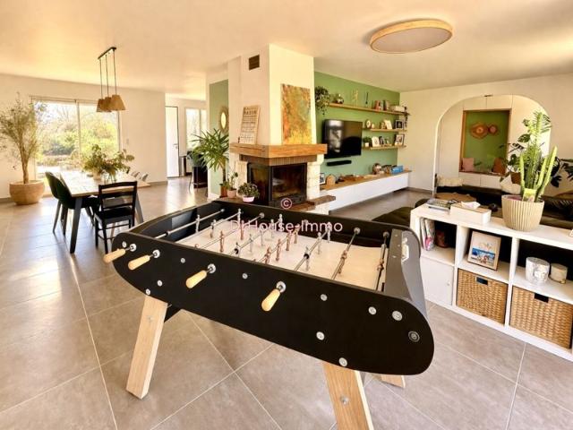 Maison Familiale de 6 Pièces avec Jardin et Terrasse