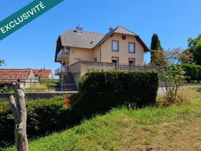 Maison familiale d'environ 181m2 avec sous sol sur un terrain de 6216m2 à DURSTEL