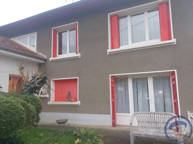 Maison familiale des années 60 Au calme terrain