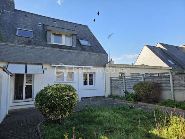 Maison en bord de mer au Fort Bloqué à Ploemeur avec Jardin