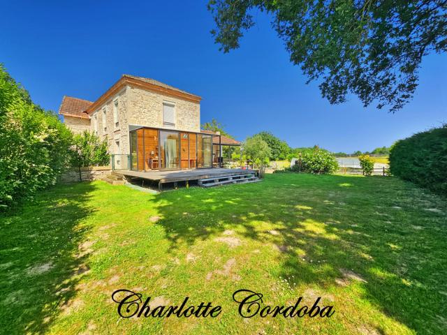 Maison familiale en pierre de 174 m² avec grand terrain et dépendances – Fort potentiel FEUGAROLLES 47