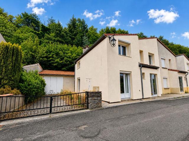 Maison familiale entièrement rénovée 4 chambres Garage 58 m² Terrain 350 m²