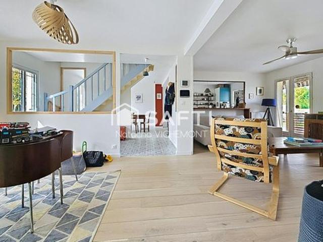 Maison familiale entièrement rénovée à deux pas du centre bourg et de la mer