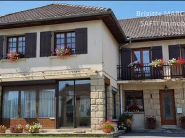 MAISON FAMILIALE HABITABLE DE SUITE GARAGE