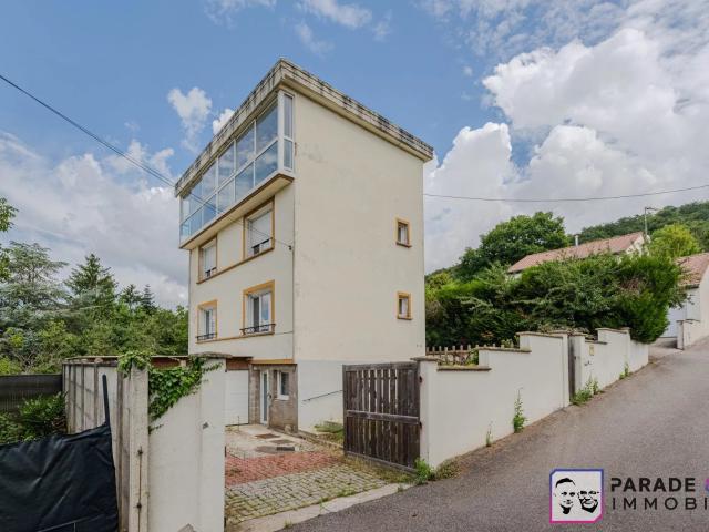 MAISON FAMILIALE ATYPIQUE JARDIN 850 M2 TERRASSE GARAGE