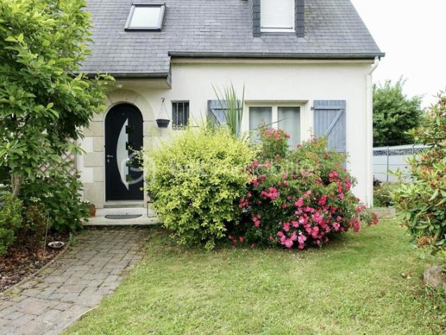 Maison familiale lumineuse 5CH / Garage / Jardin clos