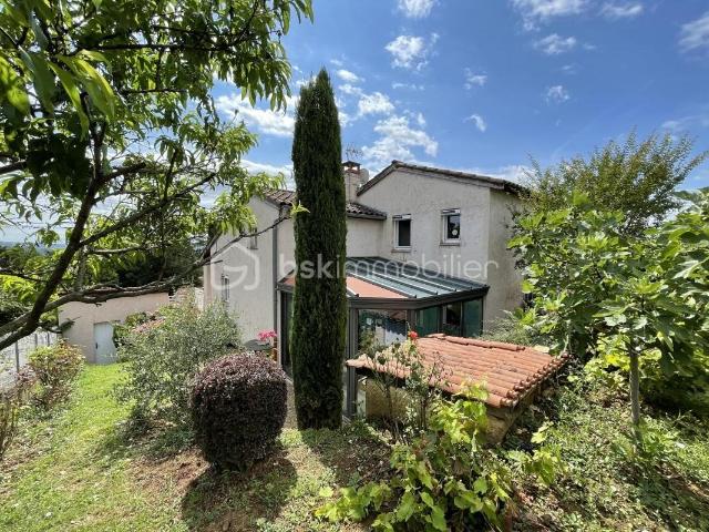 MAISON SPACIEUSE ET LUMINEUSE de 159 m² sur terrain clos de 1000