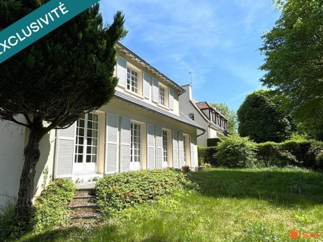 Maison familiale lumineuse et chaleureuse avec jardin plein sud