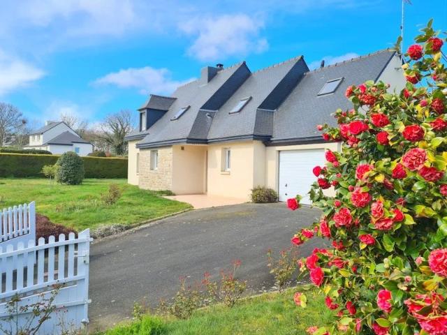 Maison familiale parfaitement entretenue avec vie de plain p