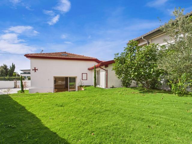 Maison familiale place Lamothe 169m² Anglet