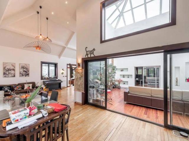 Charmante maison avec grands extérieurs à Villeneuve Saint Denis