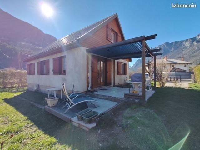 Maison familiale proche du centre