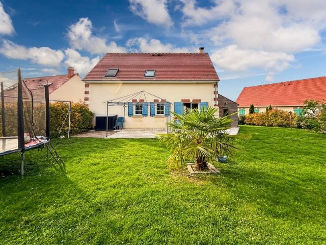 Maison familiale récente avec jardin, garage sans travaux à prevoir à vendre 5 pièces proche de St just en Chaussée 60