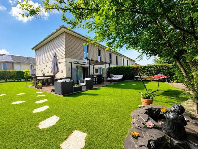 Maison familiale récente avec piscine et 377 m² de terrain
