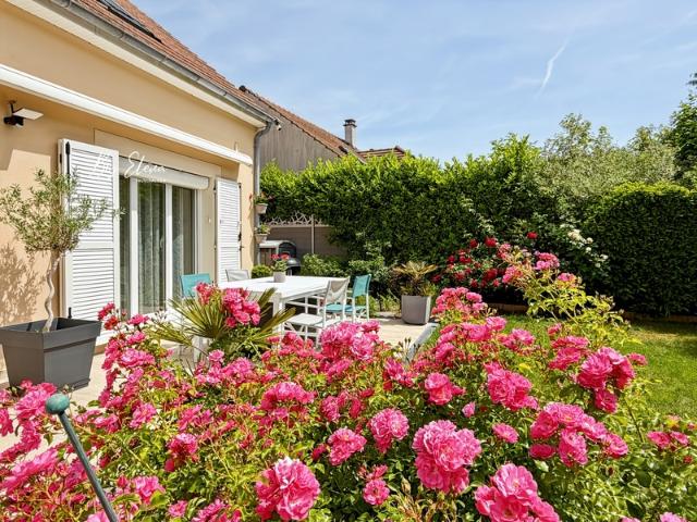 Maison familiale rénovée 4 5ch, au calme, jardin paysager sans vis à vis, 162 m², Bussy Saint Georges Seine et Marne, proche Disney, à vendre
