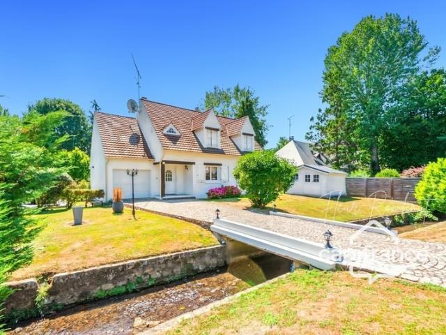 Maison familiale rénovée 4 chambres et bureau dans un cadre bucolique rare