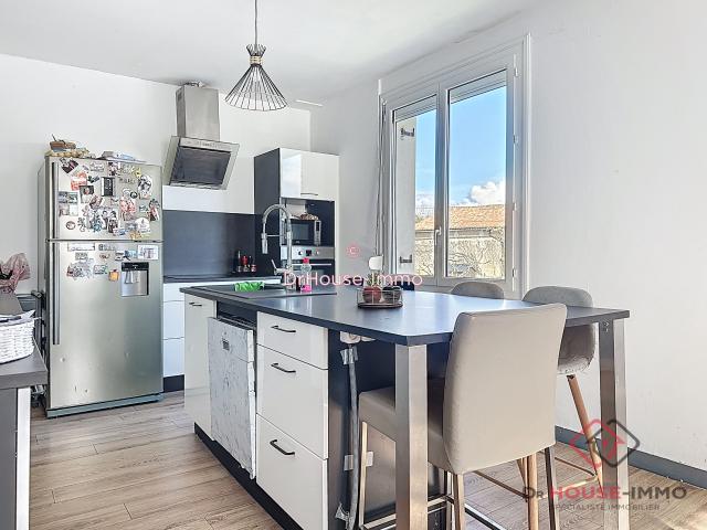 Maison familiale rénovée 4 chambres, grand garage de 70 m² et jardin