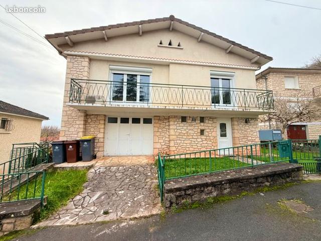 Maison familiale rénovée – 4 chambres – Grand jardin – Garage