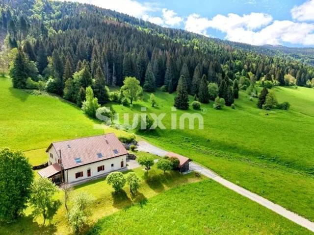 Maison familiale rénovée au calme, 4 chambres, jardin, proche pistes – Mijoux