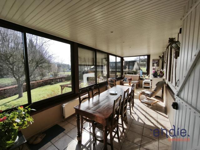 Maison familiale rénovée avec 4 chambres garage et jardin