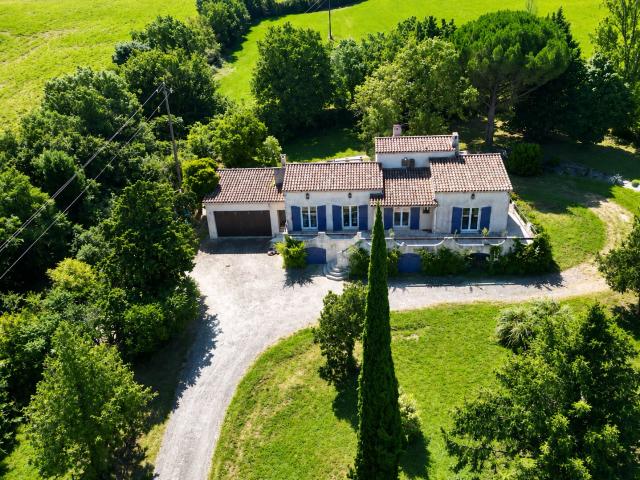 Maison familiale rénovée avec grand jardin arboré et verger 146m² Endoufielle