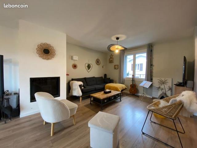 Maison familiale rénovée avec jardin