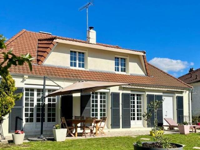 Maison familiale rénovée, Secteur pavillonnaire