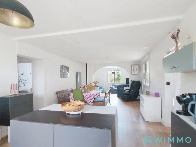 Maison familiale rénovée proche Tram