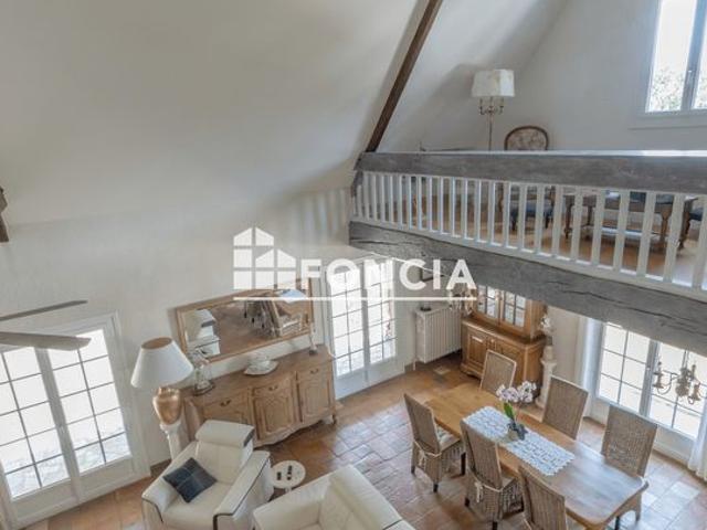 Maison familiale, secteur prisé, 6500m2 de terrain