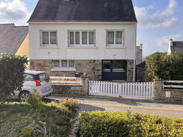 Maison familiale situation Ideale à Locronan