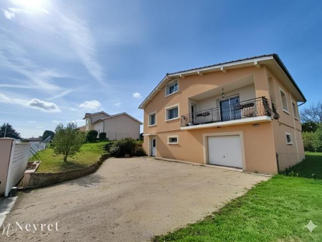 Maison familiale soignée de 257,61 m2 utiles