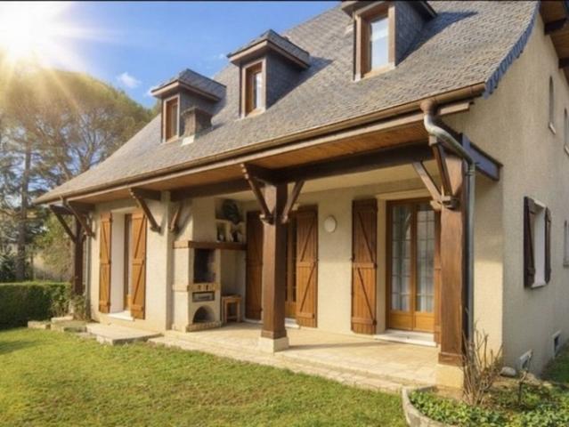 Maison familiale spacieuse au cœur de Lourdes
