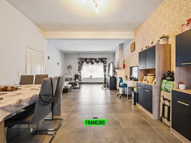 Maison familiale spacieuse avec quatre chambres et grand es…