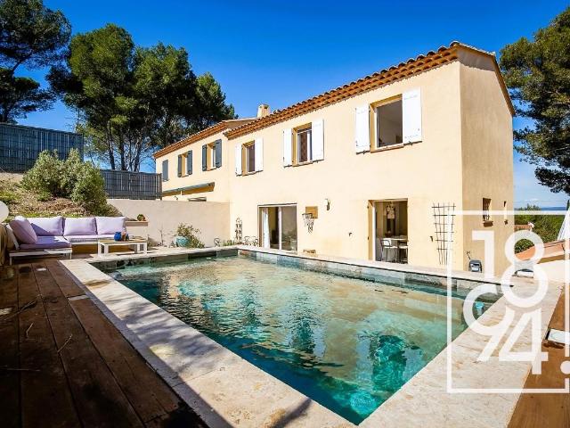 Maison Familiale T4 Semi Mitoyenne 160m2 dont 50 m2 de dépendanc