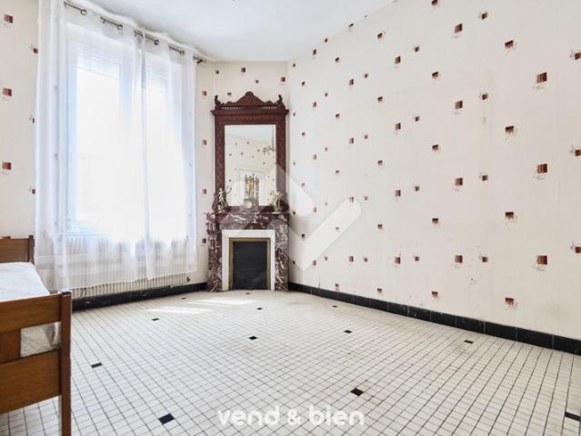 Maison familiale T4 de 96 m2 avec jardin arboré, proche du c