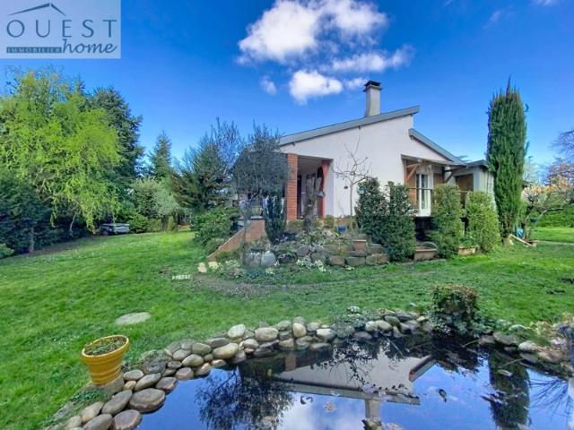 Maison familiale T5 avec beau terrain plat de 1 600 m2 et fo
