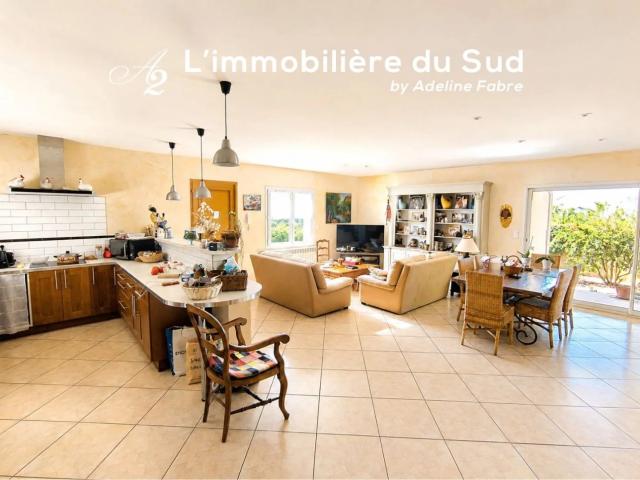 MAISON FAMILIALE TYPE 6 AVEC JARDIN
