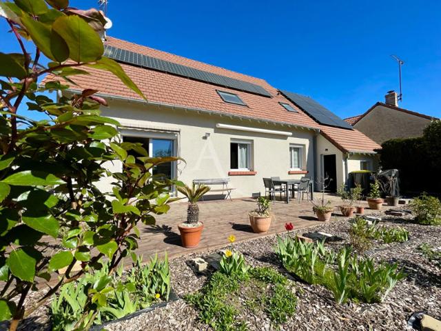 Maison familiale Tour en Sologne 130 m² avec terrain et dépendances