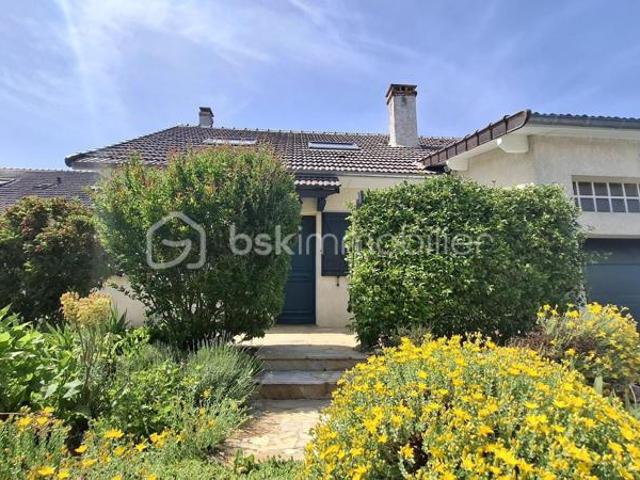 Maison Familiale Traditionnelle et Lumineuse – Grand Jardin avec Verger