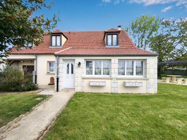 Maison familiale 140 m², 3 chambres, 1 bureau, 3 garages