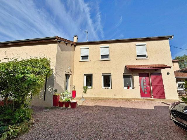 MAISON FAMILIALE 141 M2 POUILLY SOUS CHARLIEU