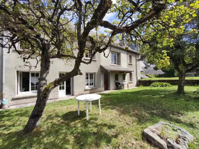 Maison familiale 145m², annexe indépendante Sarrancolin 65410