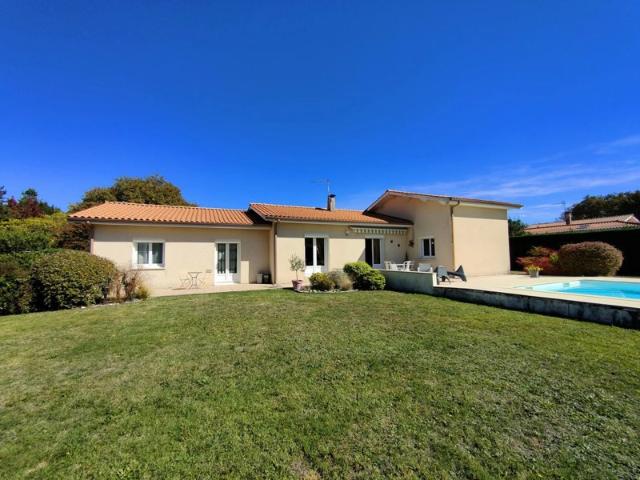 Maison familiale 149 m² avec piscine – cadre verdoyant et calme