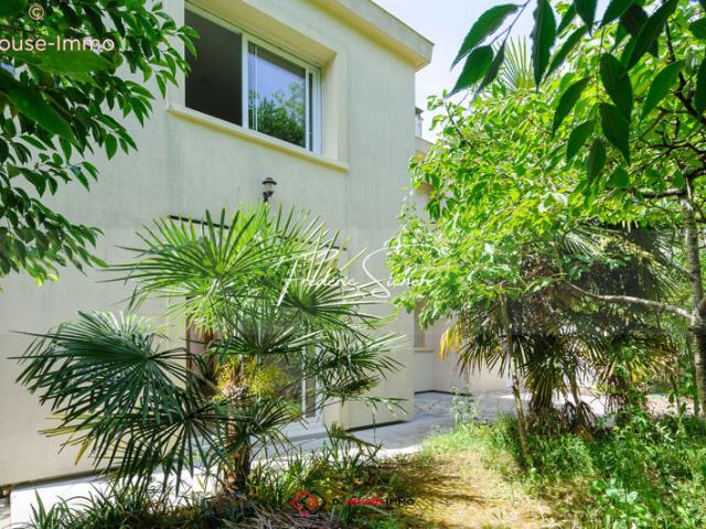 Maison de caractère en pierre 171 m² centre de Niort grande parcelle de 502 m²
