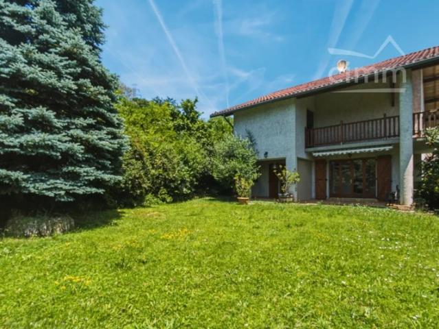 Maison familiale 155m² 4 chambres Terrain 1000m² Enorme garage