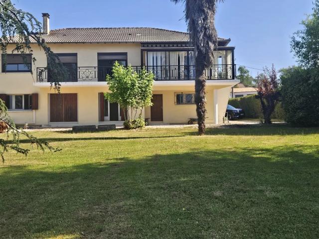 MAISON FAMILIALE 166 M²/ TERRAIN 2391 M² / VUE PYRENEES