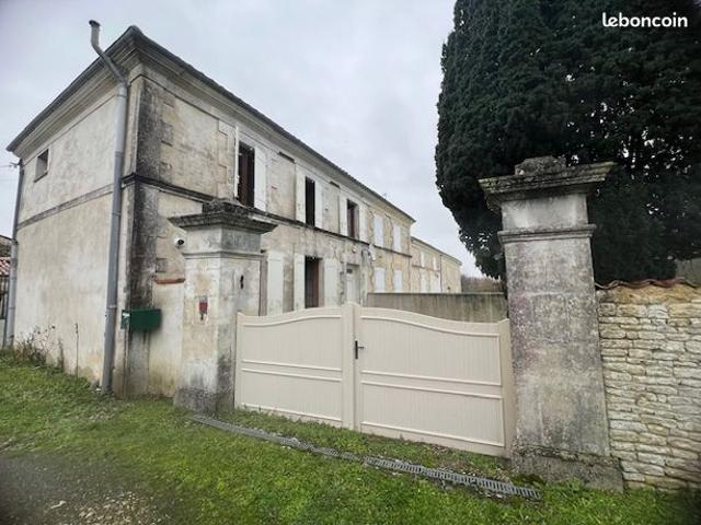 Maison familiale 100m² avec Jardin centre bourg AUMAGNE