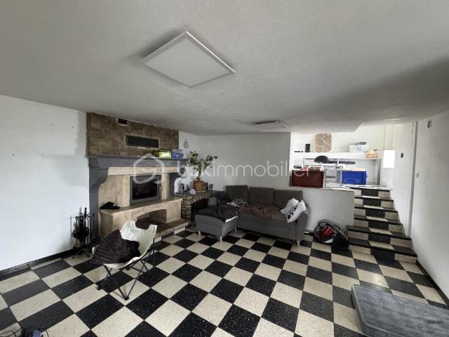Maison familiale 106 m² – 4 chambres – Jardin 763 m² – Dépendances – Loches sur Ource